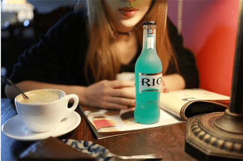 新茶飲時代 當(dāng)青梅竹馬解不開的消費(fèi)困局，遇見“小白”的零售解法